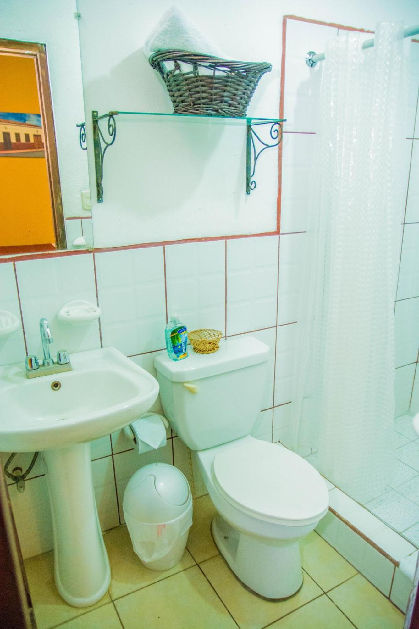 Hostal Fuente Castalia, B Y B Леон Экстерьер фото