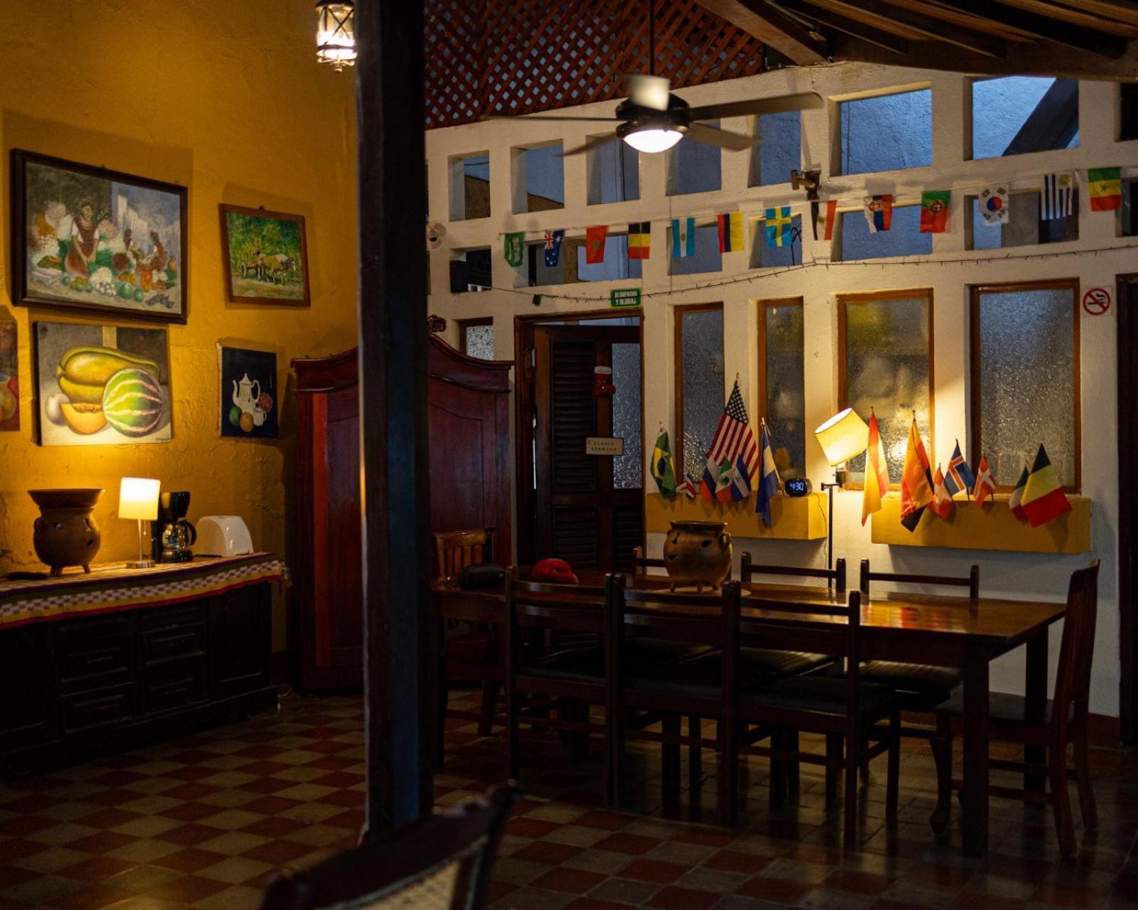 Hostal Fuente Castalia, B Y B Леон Экстерьер фото